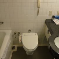 ユニットバス、トイレルームです。