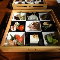 朝食です　こちらに特大のお味噌汁がついていました！