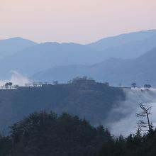 竹田城の西にある藤和峠からの景色です