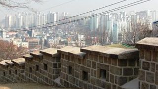 新羅ホテルの敷地内にもあります