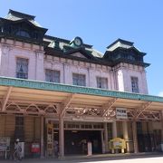 レトロな雰囲気の九州の門司港駅。映画の撮影に利用されることも…