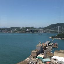 展望室からの眺め。関門海峡。