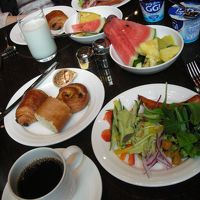 朝食ブッフェ美味しすぎる！パンもさくさく！