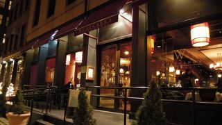 週末はゆっくりステーキを堪能できる！