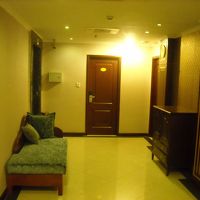 エレベータ−前のフロアー