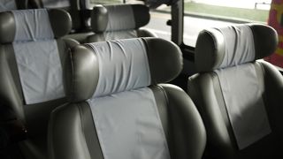 空港→ホテル　高級リムジンバス