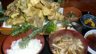 評判どおり大満足のきのこの天ぷら定食