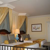 天蓋つきベッド