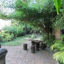 ２階部分には中庭もあり、涼むことができます。