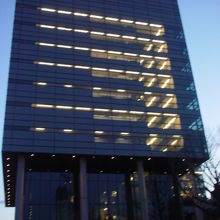 薬学のビルです