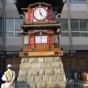 道後温泉駅まえ、坊っちゃんからくり時計にびっくり。