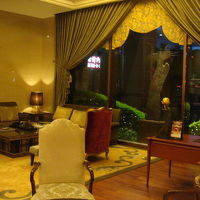 １階にある無料でお茶やスナックサービスがあるお部屋。