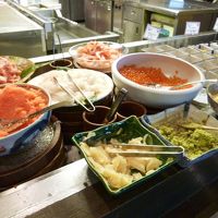 朝から豪華に海鮮丼