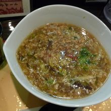 野菜とフカヒレのとろみ醤油ラーメン（788円）