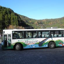 寸又峡温泉へのバス