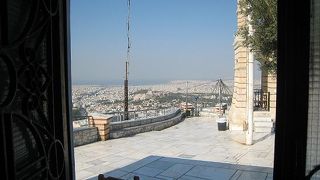 リカベトスの丘の上にある教会