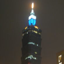 夜の台北101