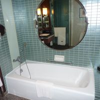 広めのバスタブ