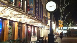 Ames Plow Tavern で夕食