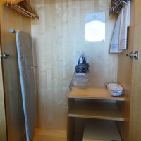 アイロン・スリッパ・金庫が入って入る