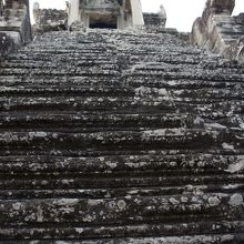 第３回廊に登る階段