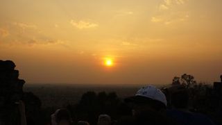 プノンバケンの夕陽！