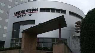 才能ある作曲家と偉大な歌手が生み出した名曲