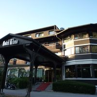 木造りの落ち着いた外観