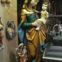 他にもイロイロ売ってましたが閉店後を盗撮です。