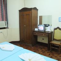 部屋は広くて清潔で古い欧州の田舎のプチホテルのようでした
