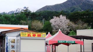 南アルプス・中央アルプスの見えるサービスエリア