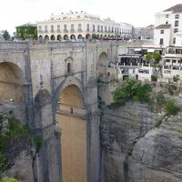 対角からのホテルの全景