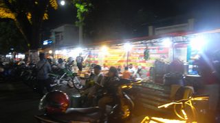 ジョグジャの中心街、とても賑やか