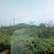 バスから見た始皇帝陵