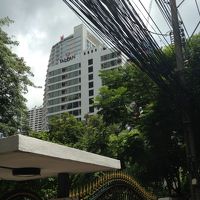 Asokからほんのちょいと歩きます