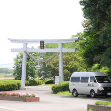 岡留熊野座神社の鳥居　中まで入る時間はない