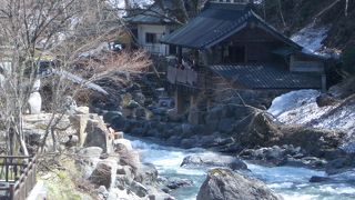 びっくりするくらい野天風呂・・・・・・・