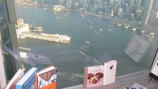 １０８階のリッツカールトンから♪