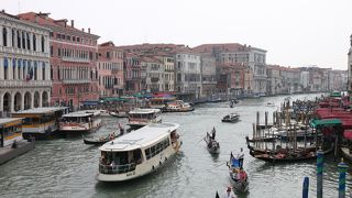 橋を眺めるもよし、橋から眺めるもよし