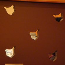 壁に空いたデザインがニワトリだ〜。細かいところまで凝ってます