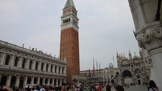 行列・屋台・ハト