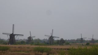 メインの駐車場から少し離れたところにも駐車スペースあり