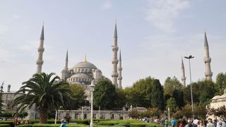 ブルーモスクのことです。