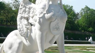 メインはクリムト