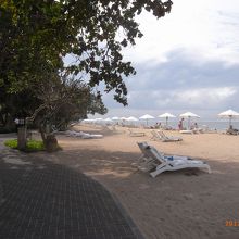 バリ・ハイアット前のビーチ