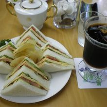 サンドイッチセットはボリューム満点。