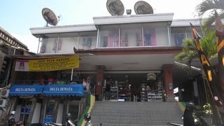 ウブドで一番大きなスーパー