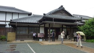 伊藤博文別邸 --- 隣接する「伊藤博文旧宅」との落差が凄いです。