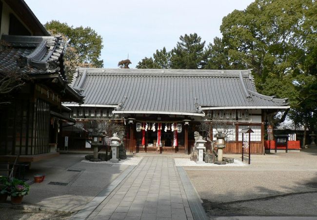 京阪牧野駅から徒歩約５分の片埜神社（かたのじんじゃ）