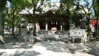 地下鉄、近鉄日本橋駅より徒歩10分の高津宮（こうづぐう）